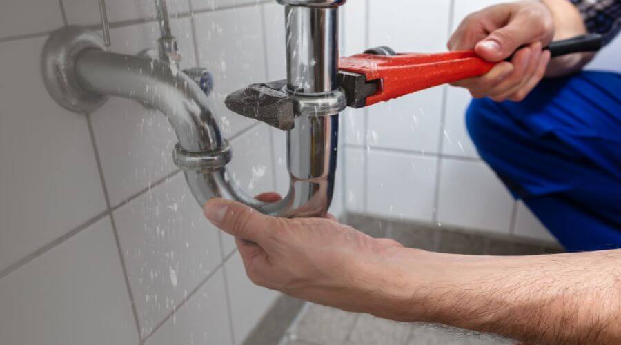 Expert burst pipe repair services in California, KY
